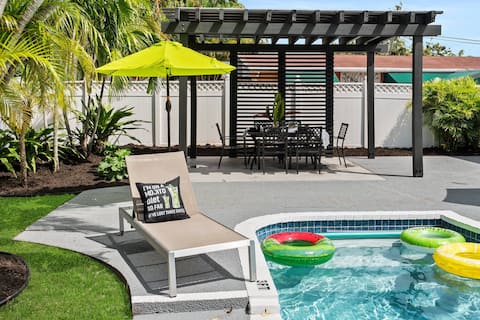 Private Poolside Wilton Manors & Mojito Bar