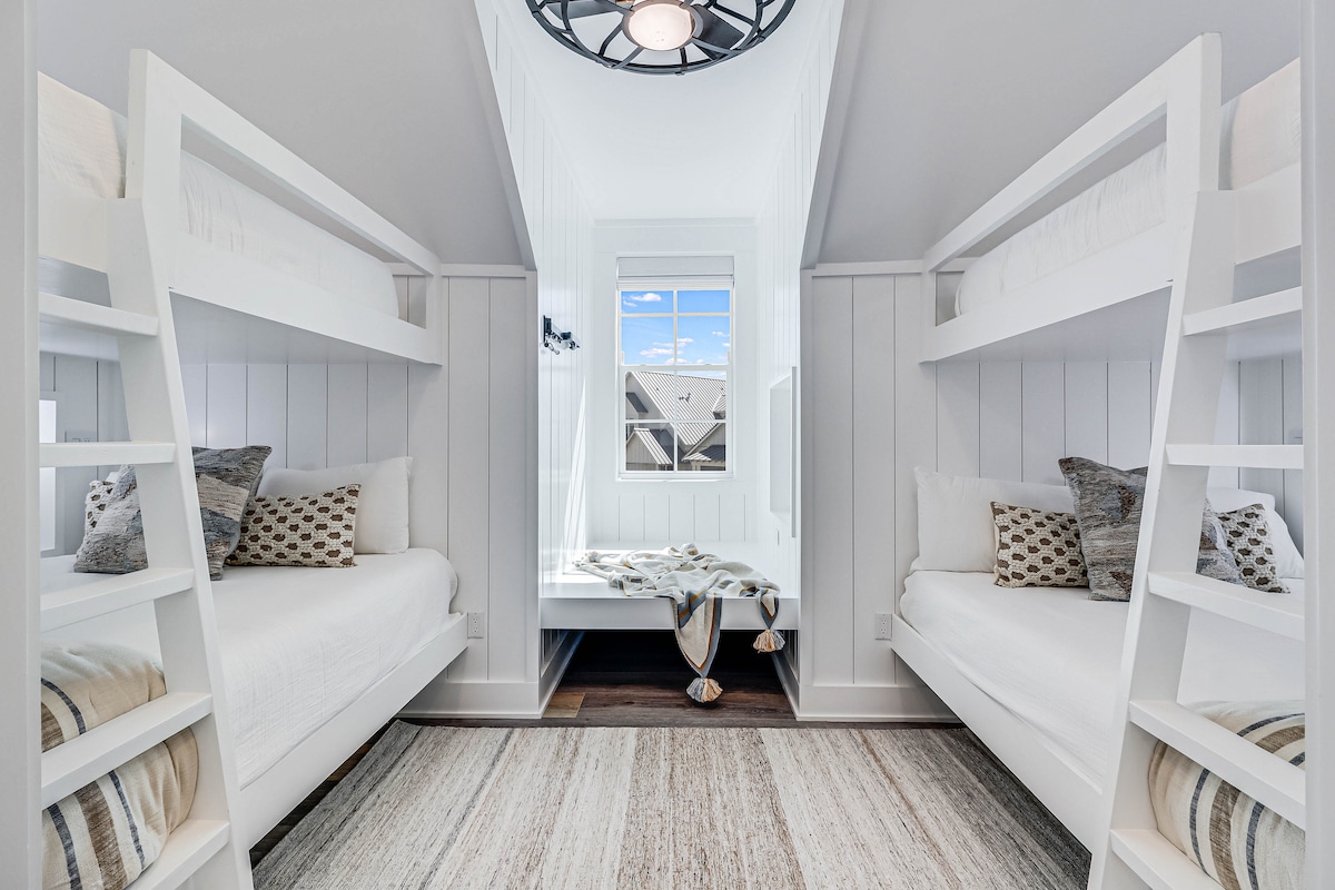 左双层卧室， 3楼。 