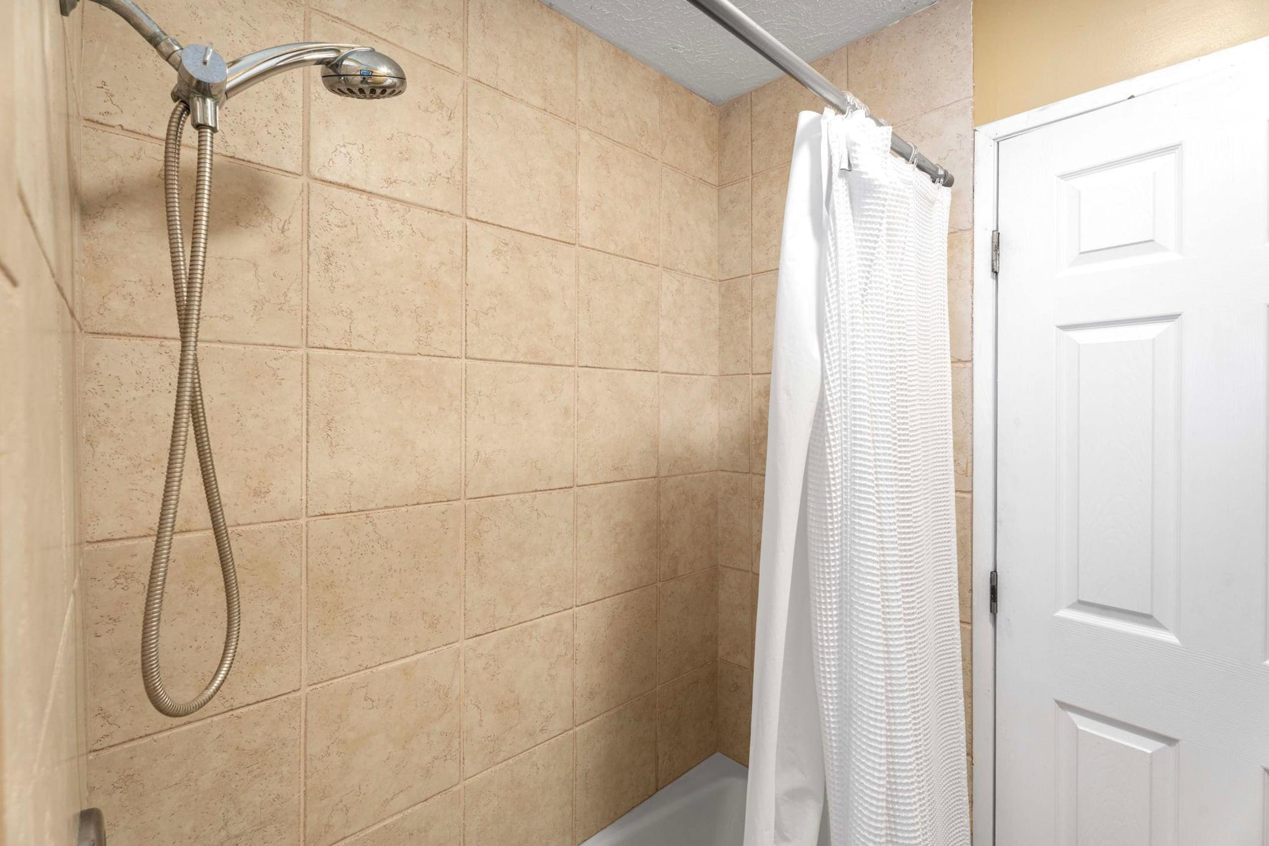 Condo in Kailua-Kona · ★4.73 · 2 bedrooms · 3 beds · 2 private baths - Image 16