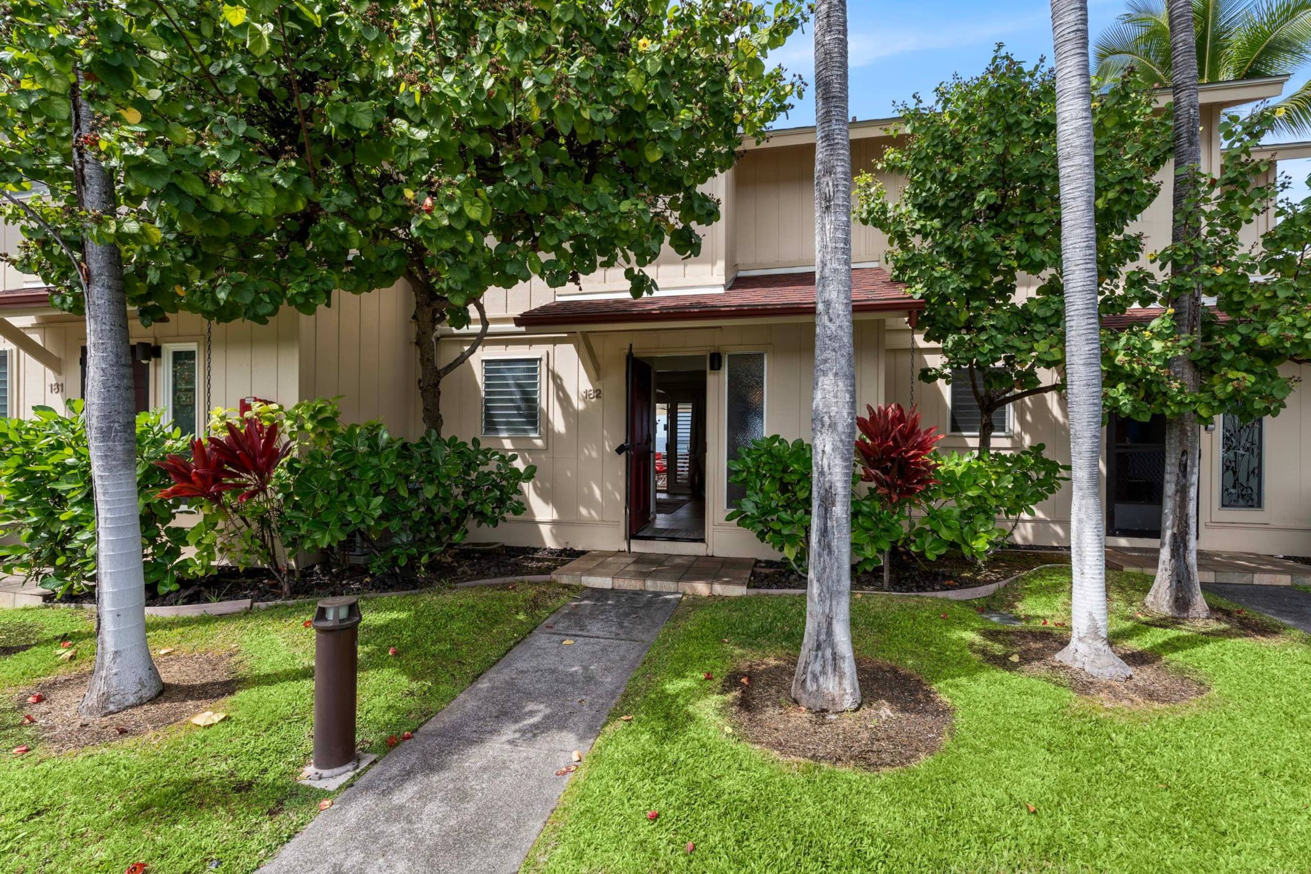 Condo in Kailua-Kona · ★4.73 · 2 bedrooms · 3 beds · 2 private baths - Image 35
