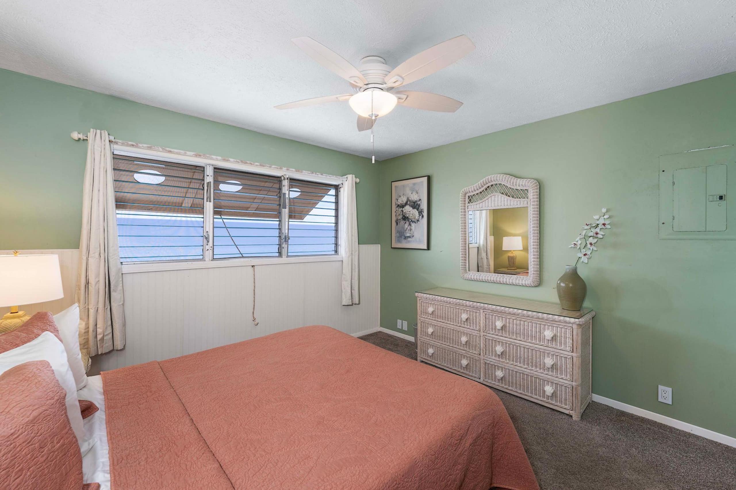 Condo in Kailua-Kona · ★4.73 · 2 bedrooms · 3 beds · 2 private baths - Image 13
