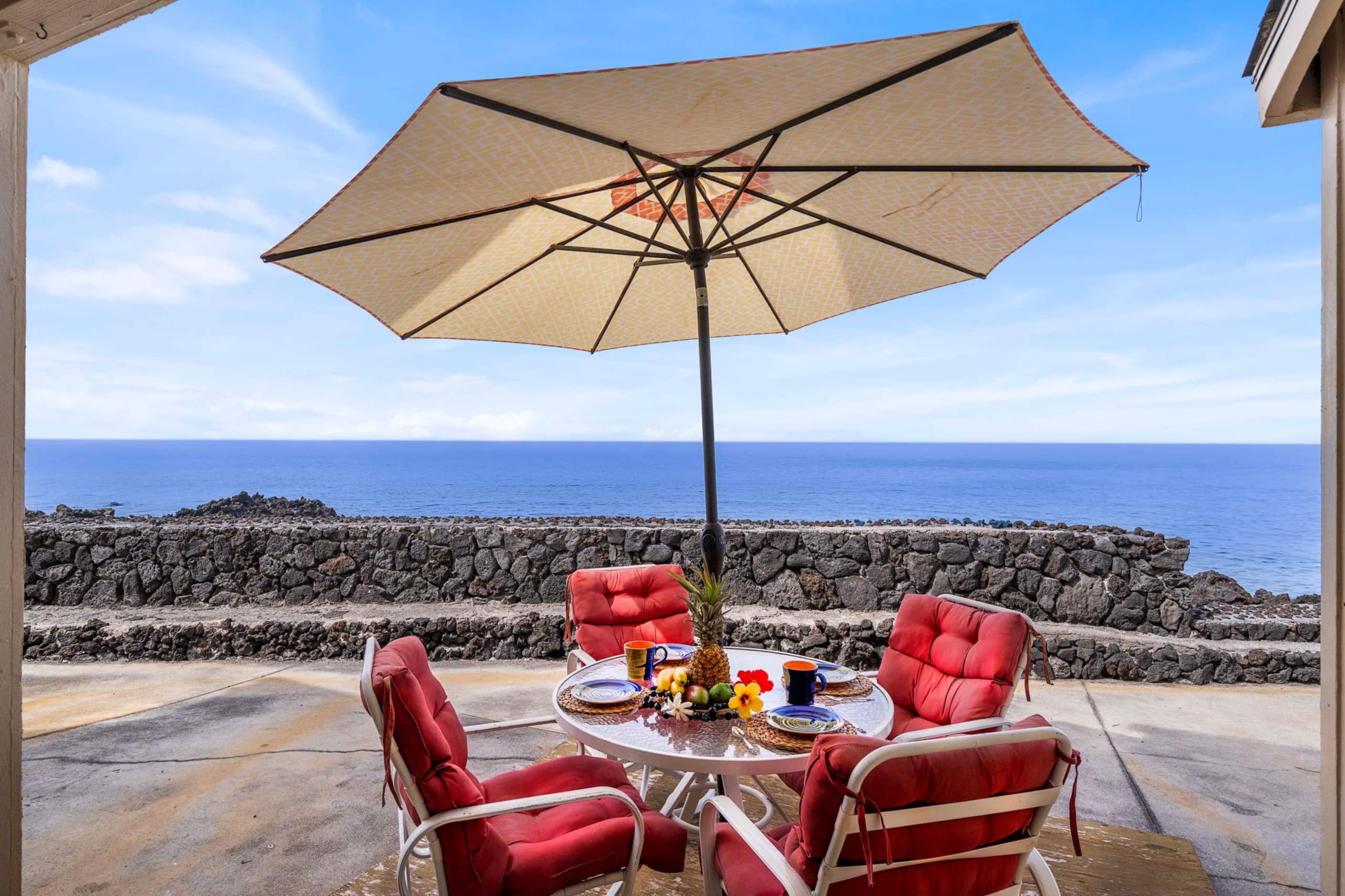 Condo in Kailua-Kona · ★4.73 · 2 bedrooms · 3 beds · 2 private baths - Image 2