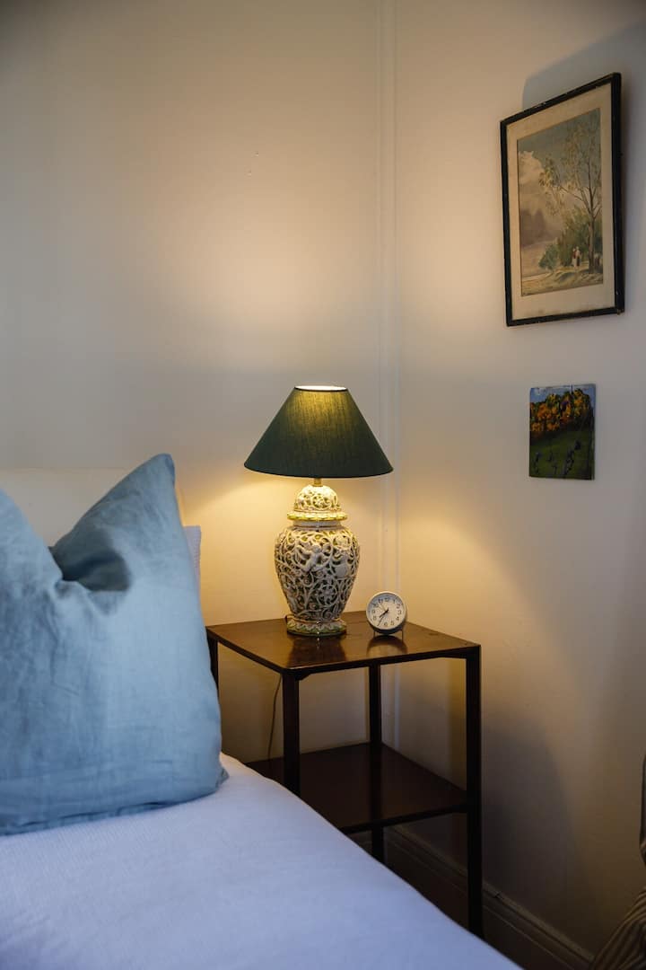 Third bedroom detail