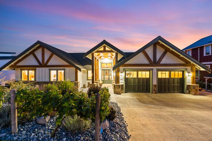 The Lookout at Lake Chelan. managed Airbnb listing 2