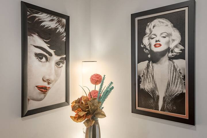 Spacious Dual Apartment Stay by City Hall gallery image 2