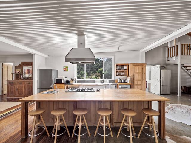 Wisteria Vines Estate—Rustic Elegance by the Coast gallery image 2