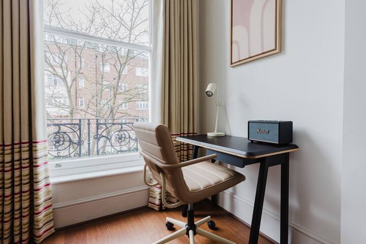 Blueground | Earls Court, nr shops, dining & tube gallery image 3