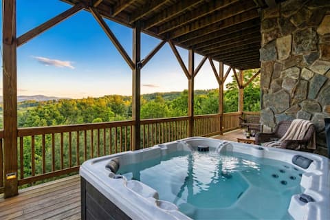 Mtn Getaway near Boone | Hot Tub & Gorgeous Views