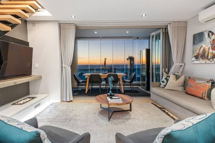 Elements on Battery gallery image 3