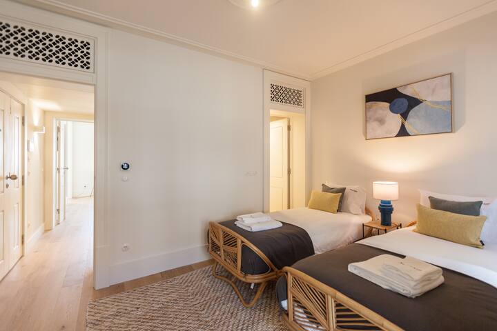 FLH Downtown Central Stylish Apartment gallery image 2