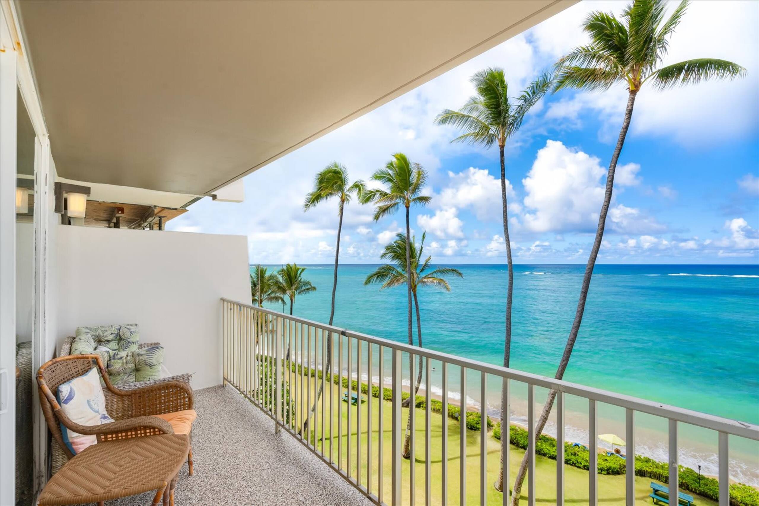 Condo in Hauula · ★4.57 · 1 bedroom · 2 beds · 1 private bath - Image 26