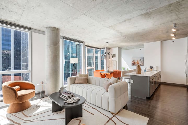 Heart Of City Haven: 3br, High-end Stay - Chicago, IL