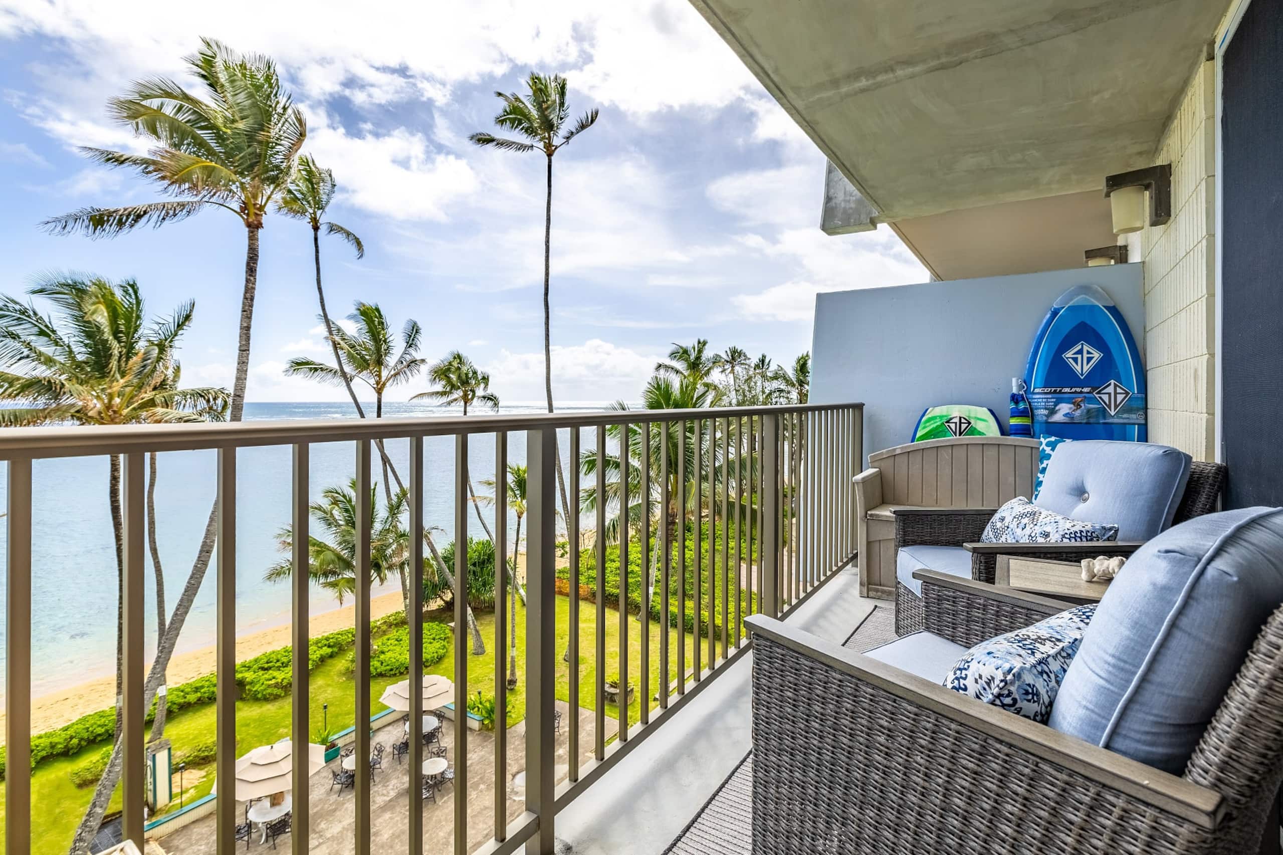 Condo in Hauula · ★4.83 · 1 bedroom · 2 beds · 1 private bath - Image 5