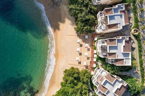 Beachfront Penthouse | Resort Amenities
