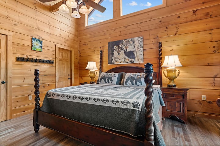 Krevat dopio "king" me fotografi ujqërish në mur