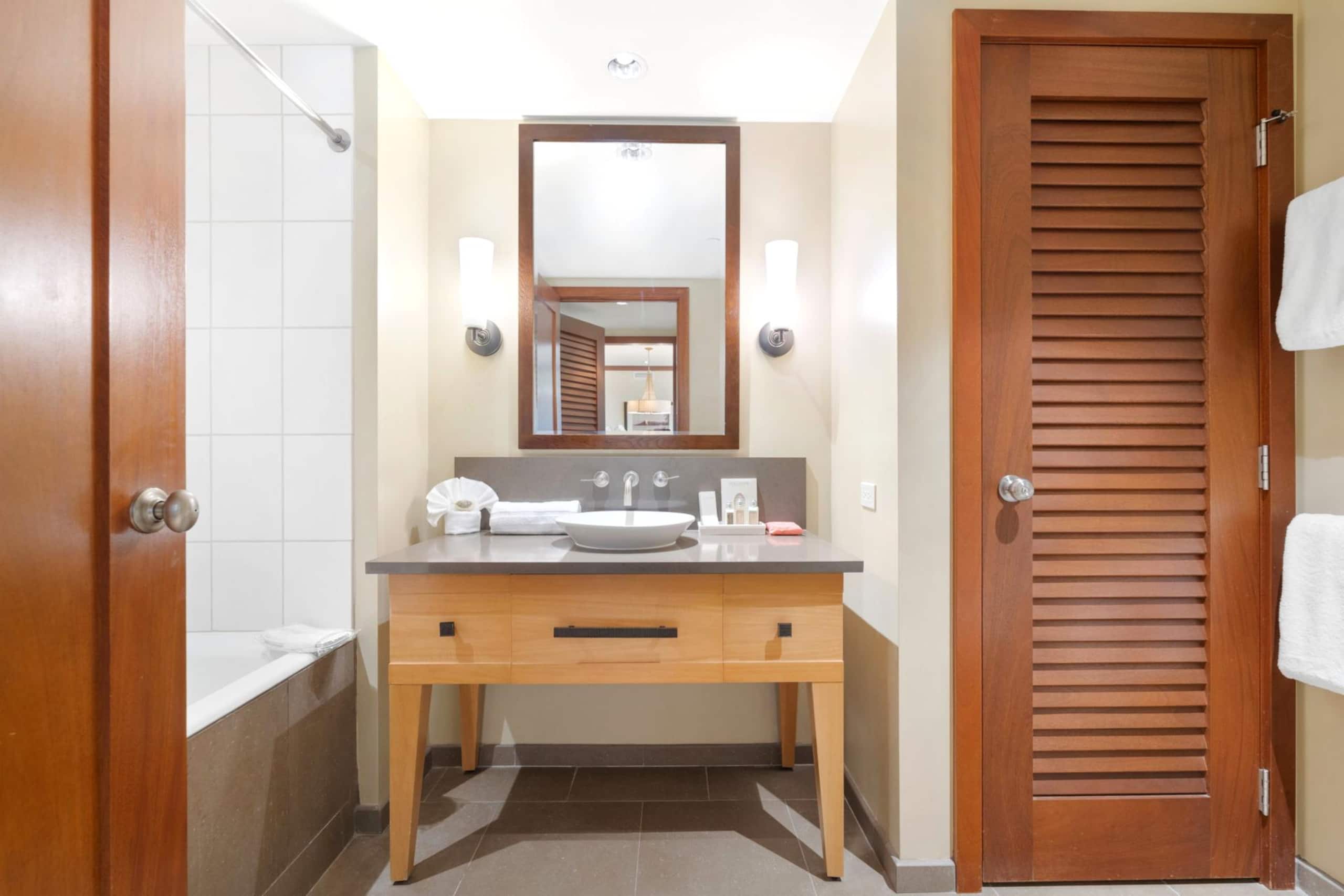 Condo in Kapolei · ★5.0 · 2 bedrooms · 3 beds · 2 private baths - Image 35