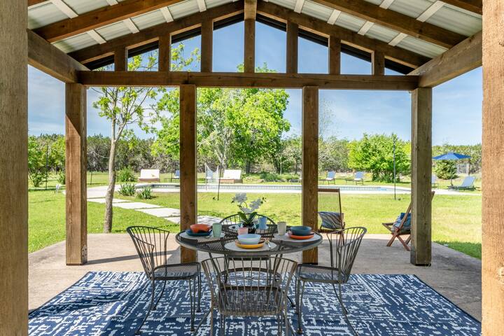 Upstay—Stunning Farmhouse, 10 acres w Private Pool gallery image 4