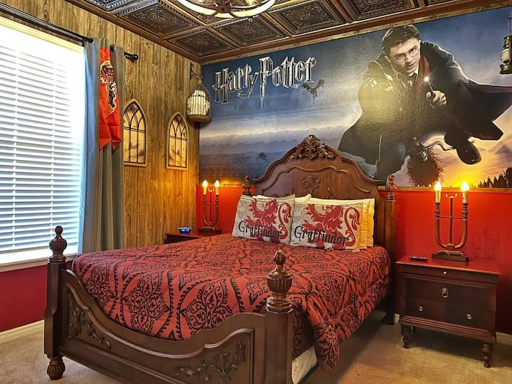 ¡Entra en el mundo mágico! ‍♂️ Sueños mágicos te esperan en nuestra habitación temática de Harry Potter.