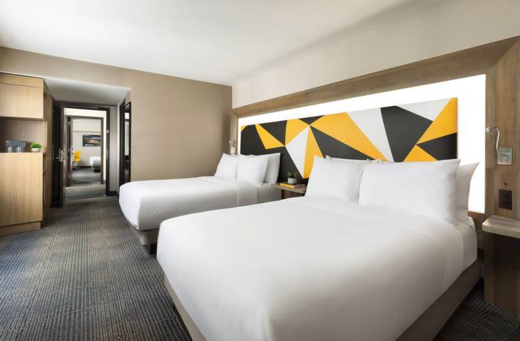 Family Haven | Times Square. Restaurant gallery image 3