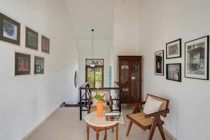 Living room image 6