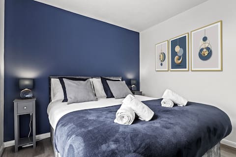 Serviced Apartment Kettering Parking & Sky/Netflix