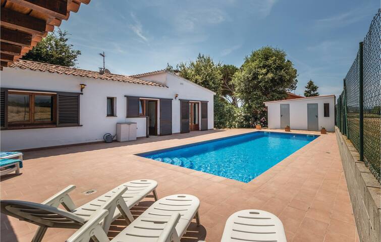 3 bedroom nice home in Vidreres gallery image 4