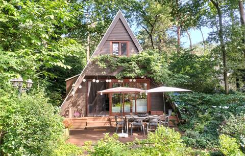 Awesome home in Rekem-Lanaken with WiFi