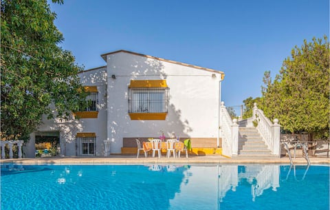 Lovely home in Tomares with kitchen