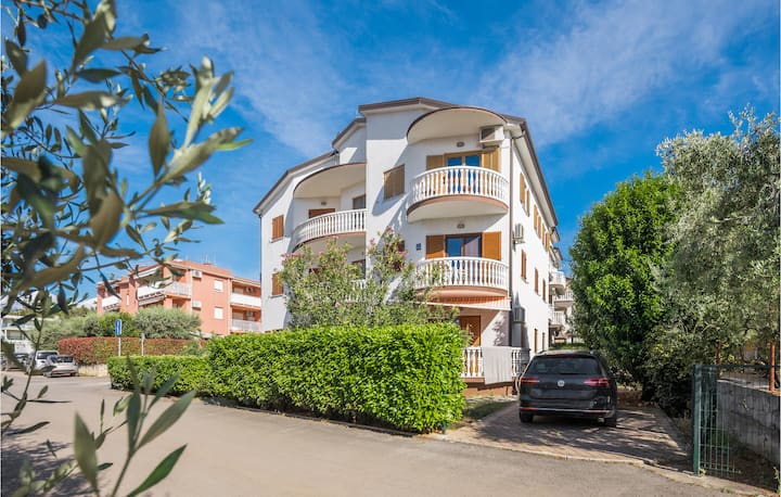 2 bedroom beach front apartment in Zambratija