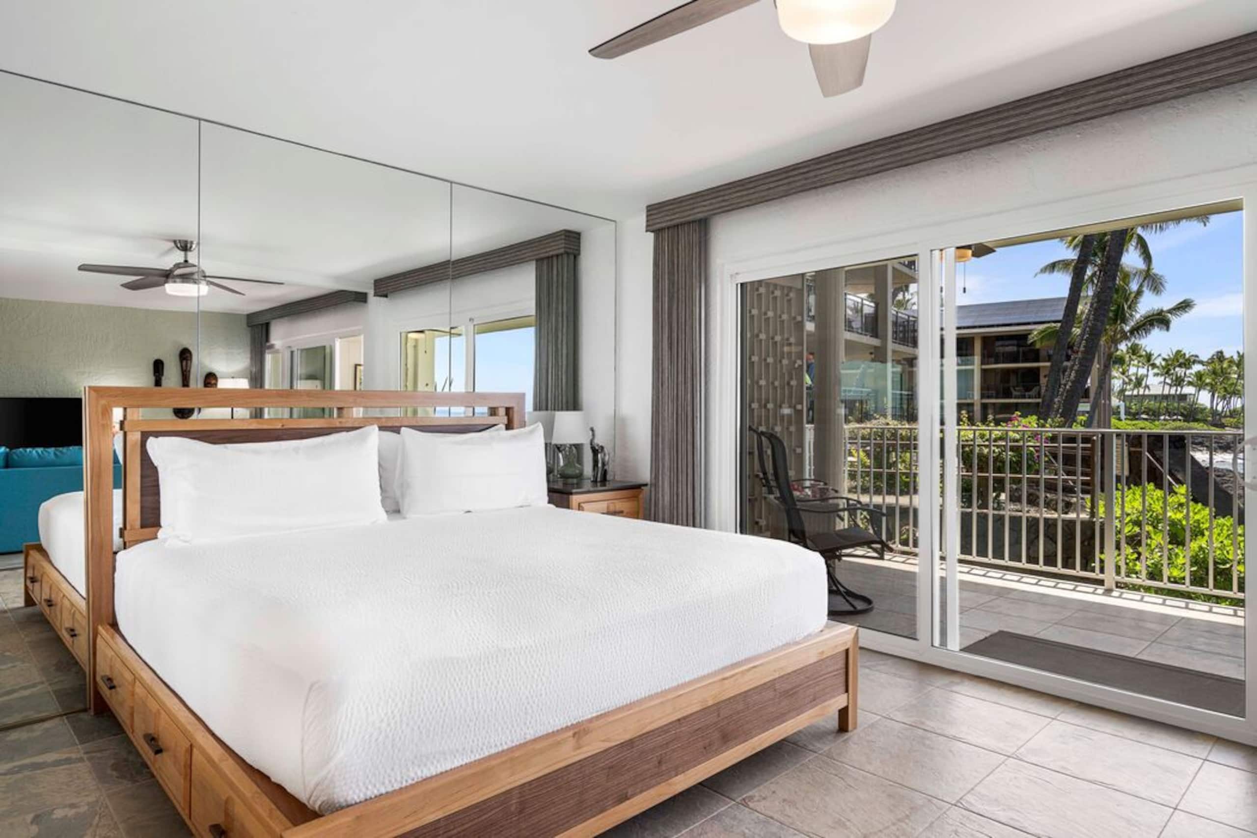 Condo in Kailua-Kona · ★5.0 · 2 bedrooms · 2 beds · 2 baths - Image 21