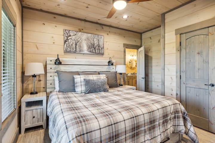 Спалня с двойно легло