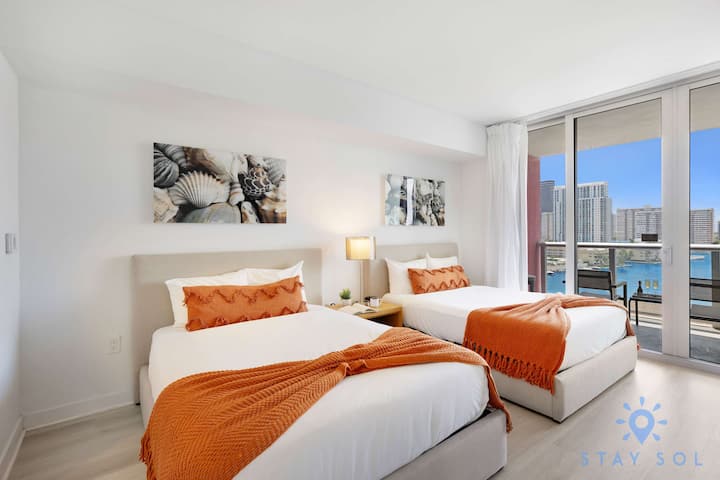 Resort Apartment, Pool And Gym.-balcony View - Hallandale Beach, FL