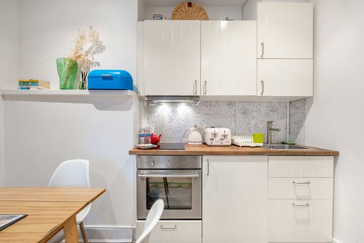 Ideal for Contractor & Relocators | Central London gallery image 4