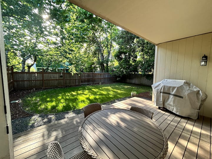 Walk To Downtown Cda - Peaceful Neighborhood With - Coeur d'Alene, ID