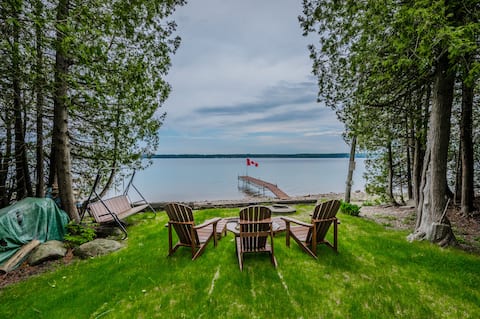 TGIF - Serene Waterfront Retreat