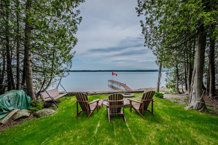 TGIF - Serene Waterfront Retreat