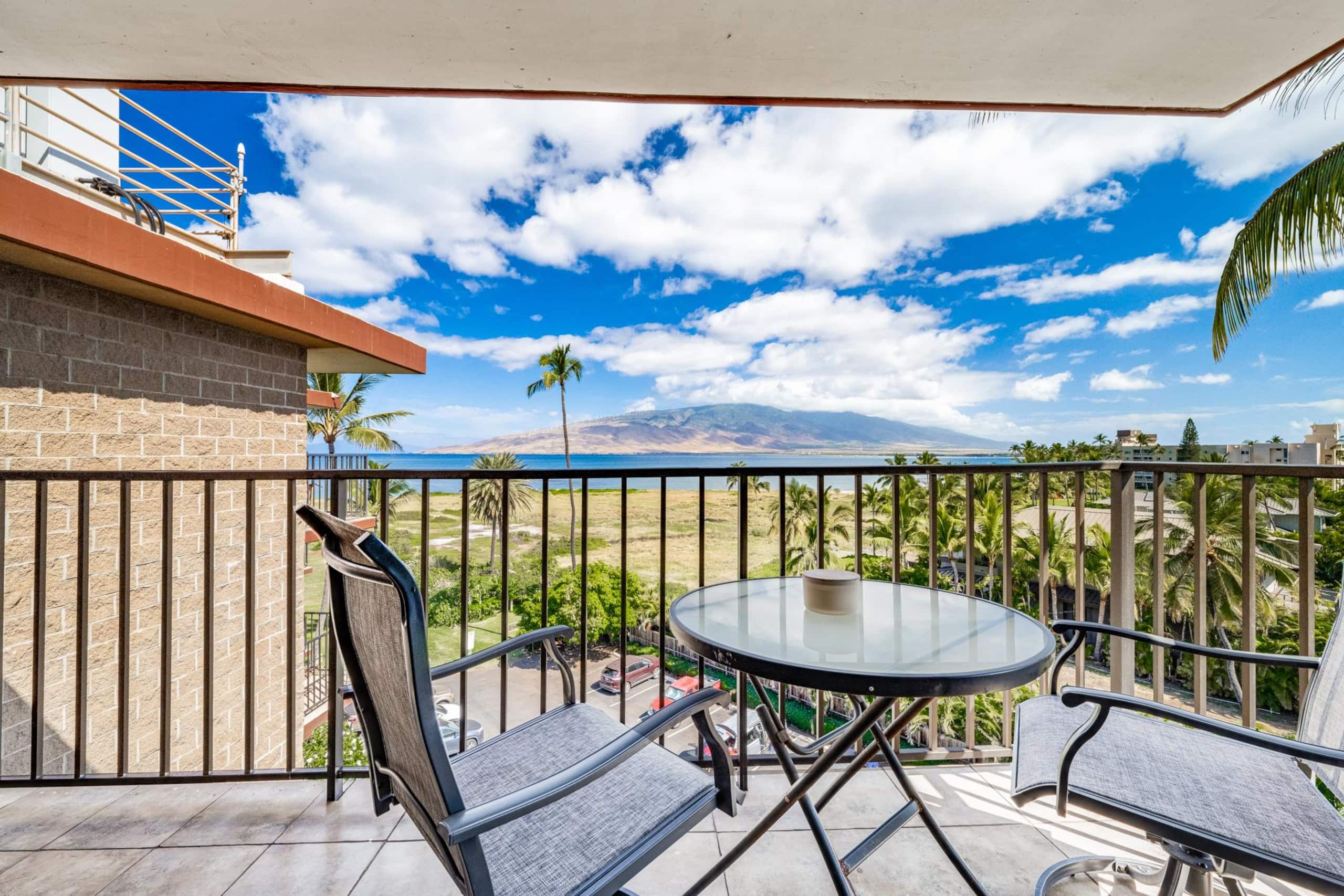 Condo in Kihei · ★4.58 · 1 bedroom · 2 beds · 1 shared bath - Image 14