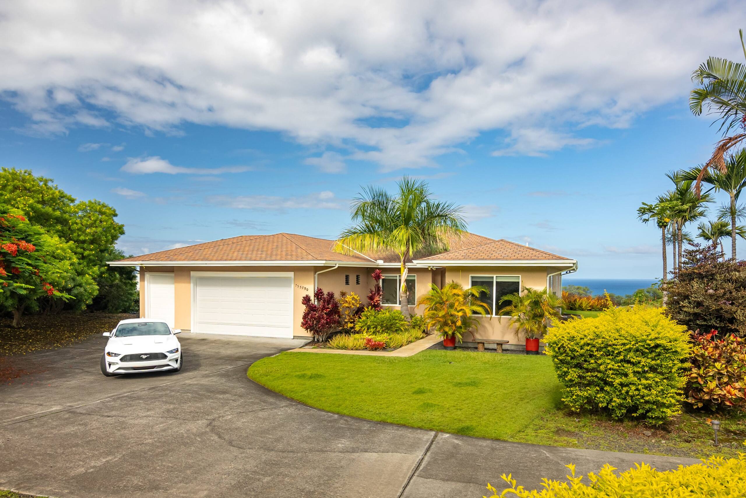 Home in Kailua-Kona · ★4.97 · 3 bedrooms · 6 beds · 2 baths - Image 90