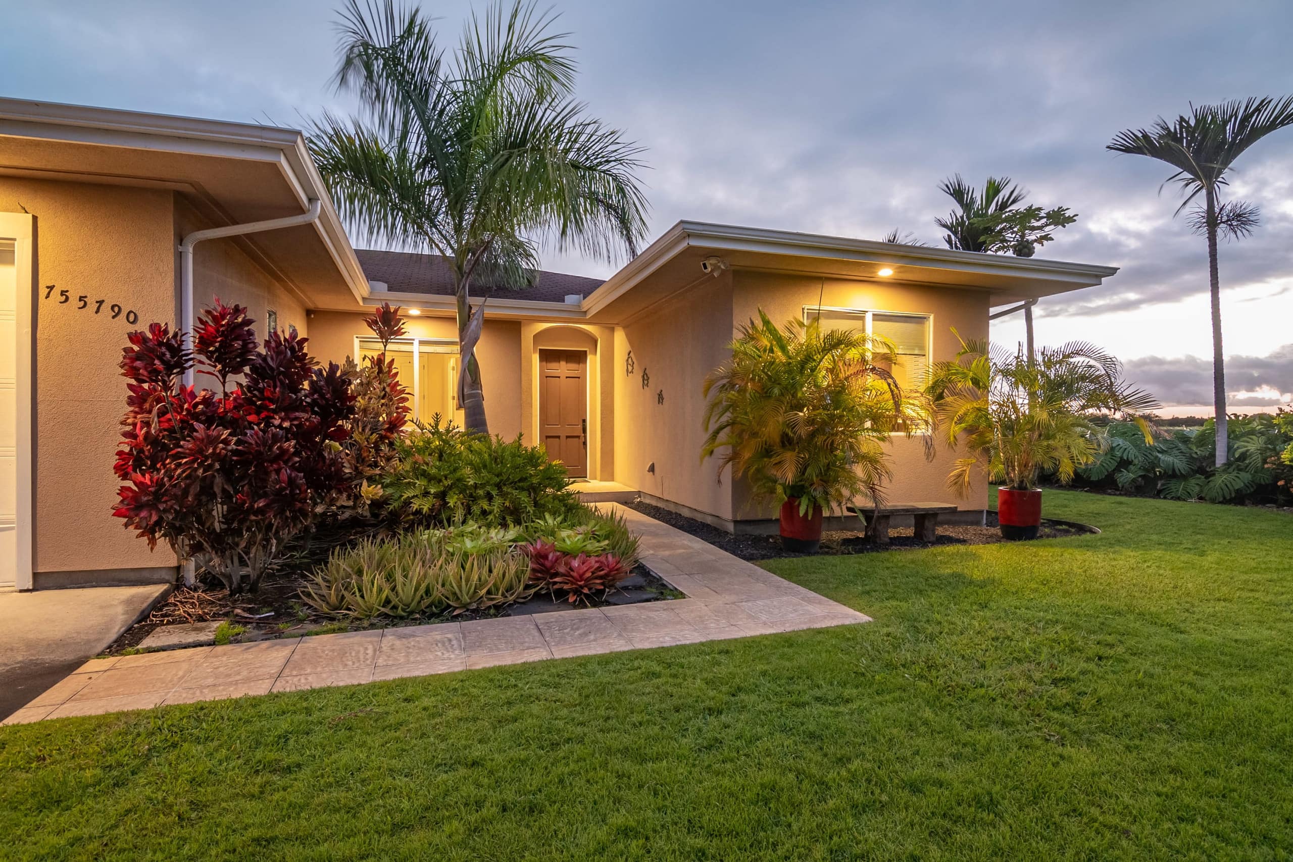 Home in Kailua-Kona · ★4.97 · 3 bedrooms · 6 beds · 2 baths - Image 93