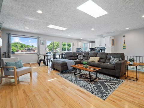 Lake Front|Kayaks|Hot Tub|Sleeps 8