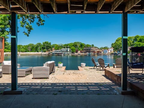 Lake Front|Kayaks|Hot Tub|Sleeps 8