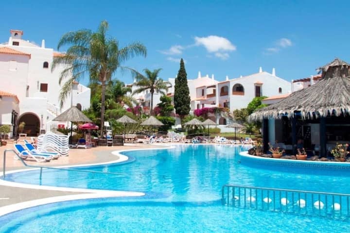 Luxe 4 Bedroom House  Mountain & Golf View - Tenerife