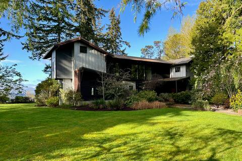 Luxe waterfront 4BR with amazing views & theater