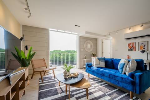 w*|  Lovely 3BR with Modern Balcony in Panama