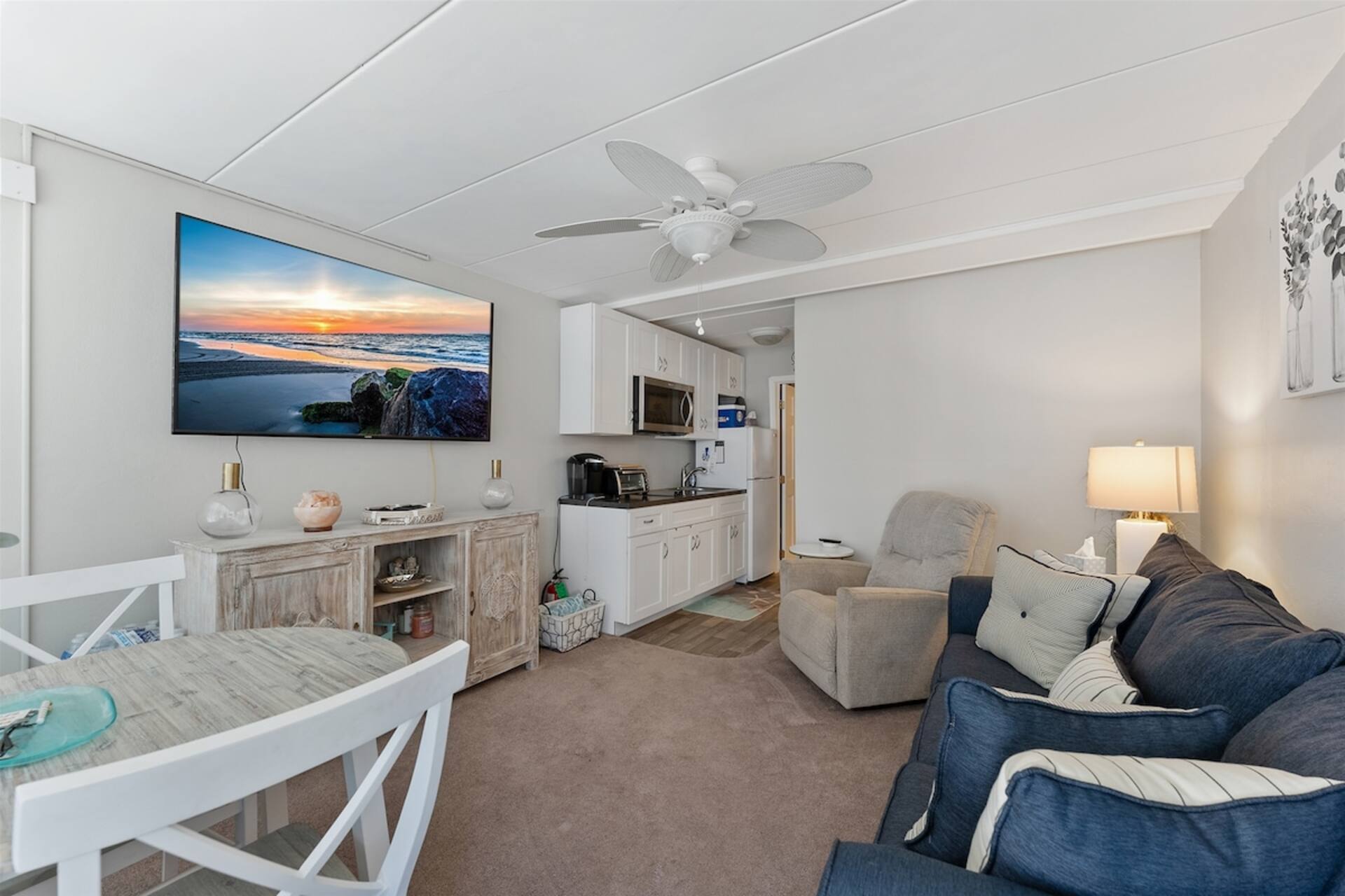 Sun, Sand &Poolside Fun! Beautiful 1BR Beach Condo 206