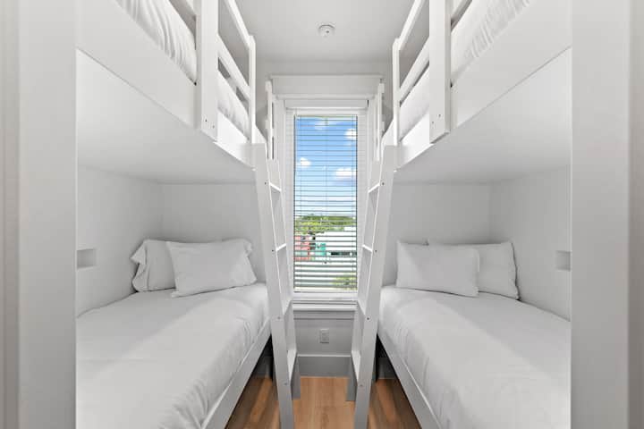 3. kat - dva kreveta s 2 odvojena kreveta - za 4 osobe