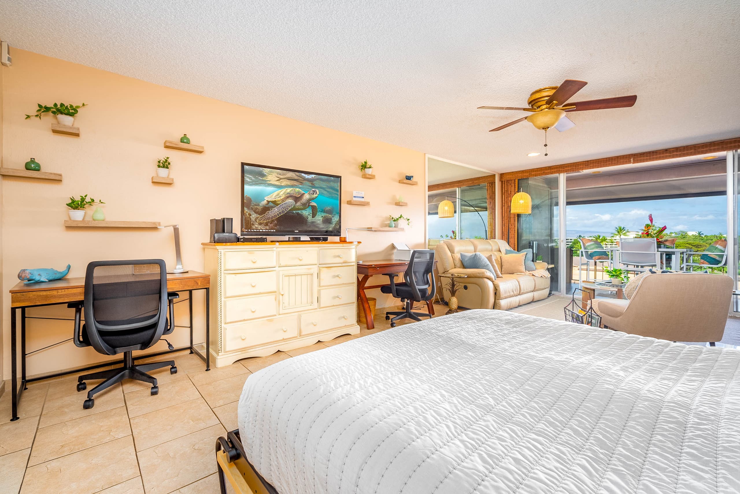 Resort in Lahaina · ★5.0 · Studio · 2 beds · 1 private bath - Image 21