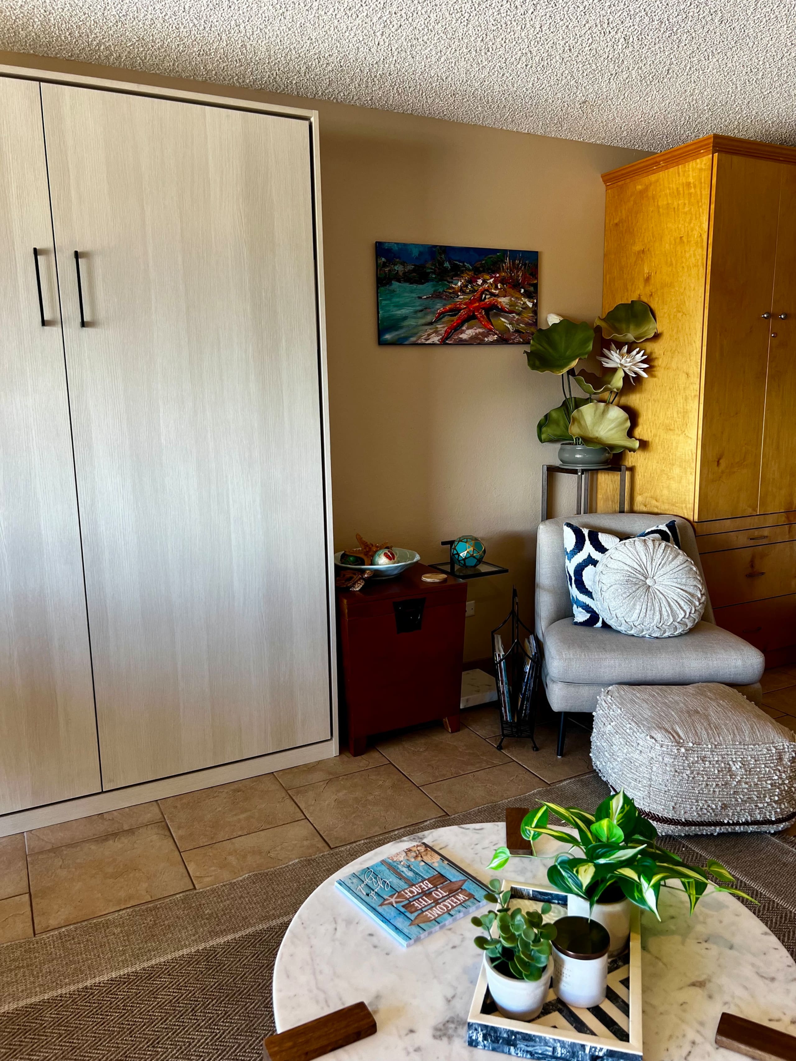 Resort in Lahaina · ★5.0 · Studio · 2 beds · 1 private bath - Image 2