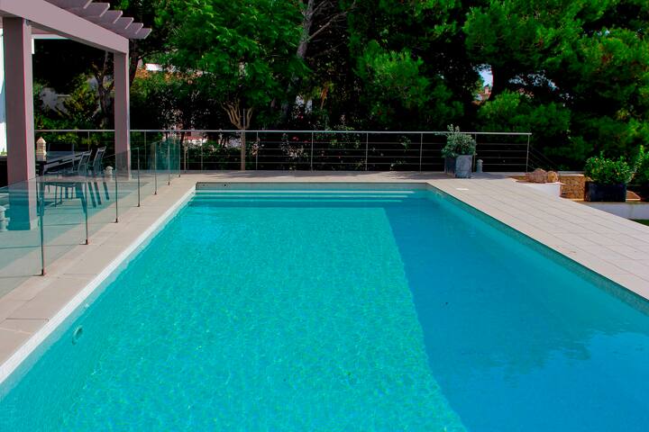 V196| Villa Brisas gallery image 3