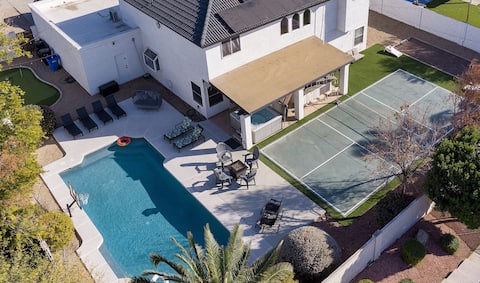 Successful Airbnb property: Pickle Ball,Heated Pool, Bar w/Swings,Games,Bocce! in Paradise Valley